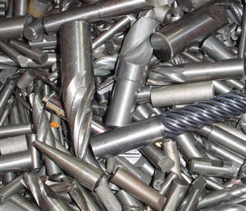 第一汽車(chē)公司紅旗將在2019年推出三款suv，它能勝利融入商場(chǎng)嗎？:廢品回收路虎沙岸變廢鐵